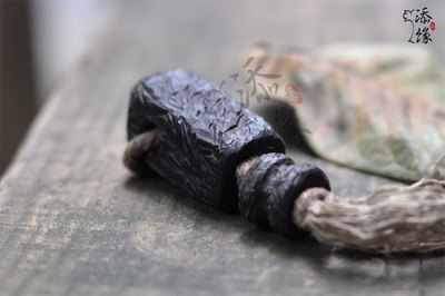 無(wú)界-木質(zhì)特色三通佛頭定制天然佛塔背云頂珠吊墜佛珠